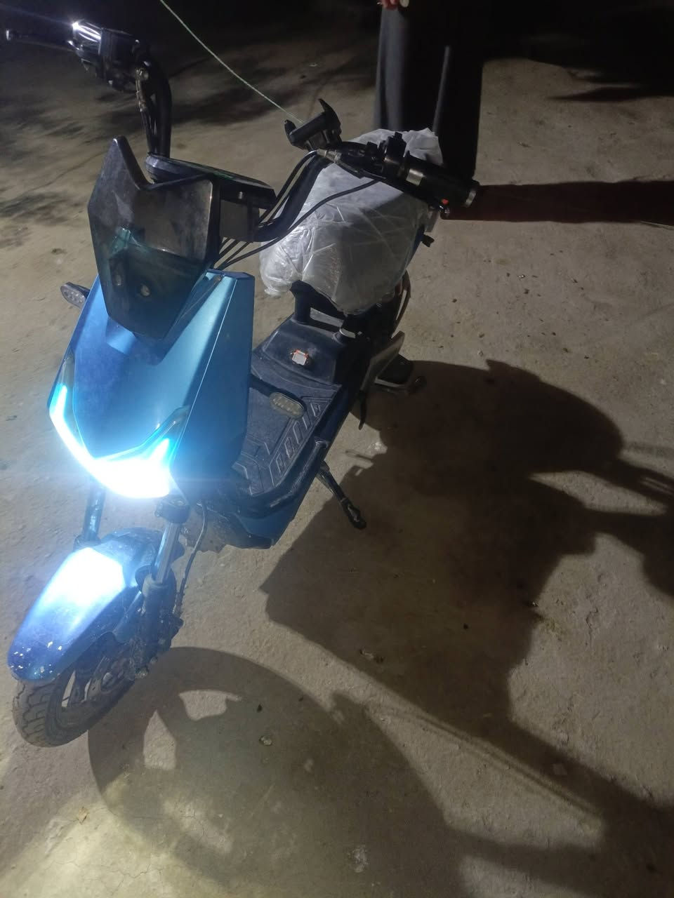 سلام عليكم للبيع دراجه شحن كل نقص مابيها ماعده دواست لرجلين فقط مكان النجف الاشرف خان النص 
الشراي يتصل هذا الواتساب 
***********
***********
سعرها(380) وبيها مجال بسيط
