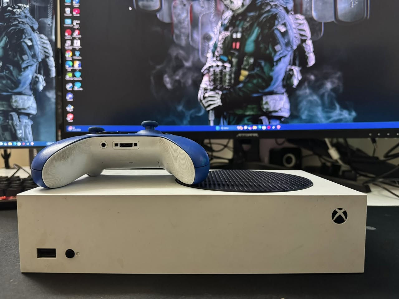 للبيع
اكس بوكس سيريس اس 512 كيكه وويا هارد 1تيرا 
ويا جوستك واحد اصلي وكامل ملحقاته كارتونه موجوده 
السعر 375
العنوان بسمايه ***********
