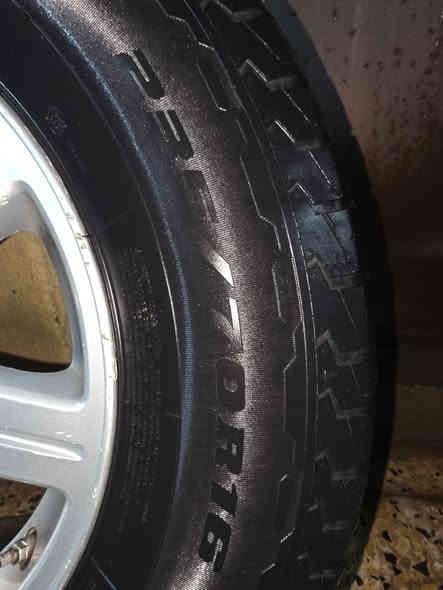 طخم اطارات عدد ٤ويل كب مع الحساس عدد٤  شغال + بلنص قياس ٢٣٥/٧٠/١٦
***********
مباشر شد بالسياره
