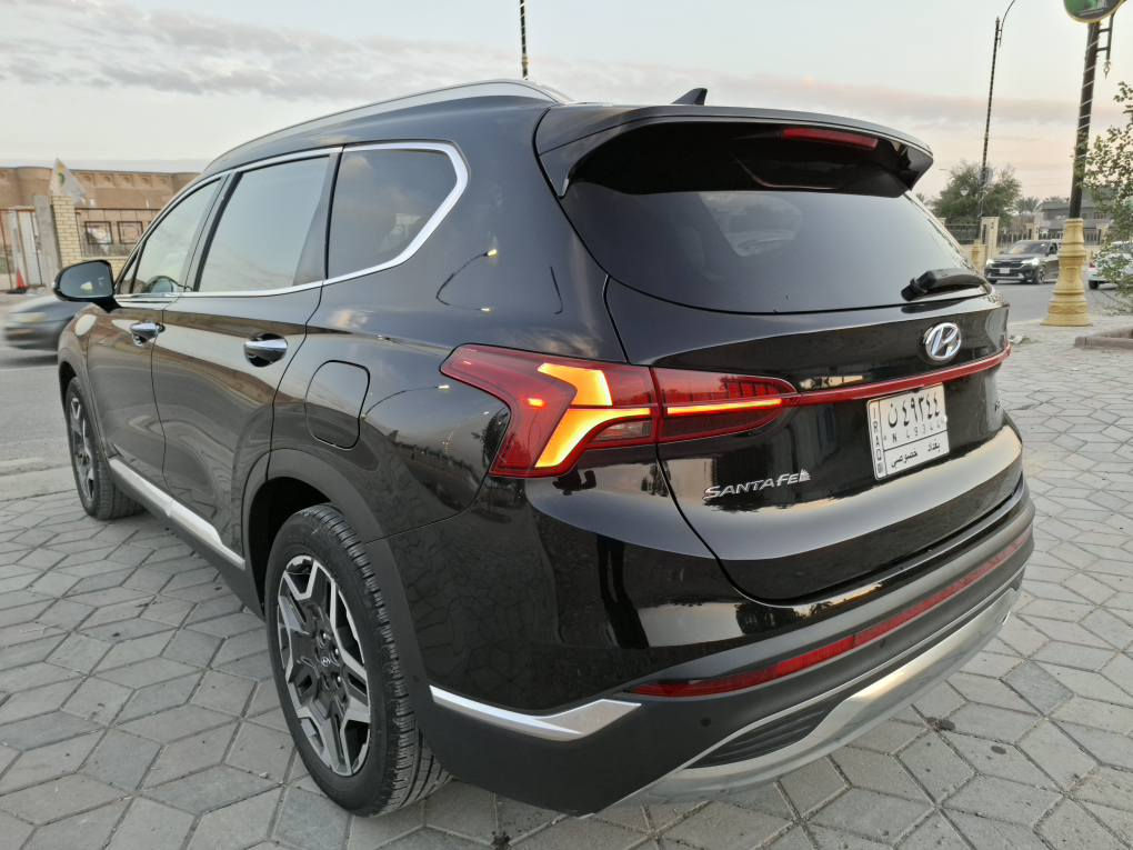 هيونداي سنتافي ليميتيد .2023
HYUNDAI SANTA FE LIMITED 
سنتافي  لمتد فول ١/١ رقم بغداد بأسمي
 بنزين حجم المحرك ٢٥٠٠ سي سي وارد امريكي ضررها بنيد وجاملغ ايمن ومكفوله شواصي ولغود 
 ماشية ٤٤ الف 
رقم الهاتف *********** // ***********  
المواصفات:-
١- مفتاح ذكي بصمة + التشغيل عن بعد .
٢- نظام اوتو بارك / تقديم و ترجيع السيارة بالمفتاح الذكي والتوقف الذاتي بدون سائق
٣- كير بنظام الازار المنفصلة الاصدار الجديد ( بيانو)
٣- كير ماوس ثانوي لأوضاع القيادة / Drive Mode 
‏Comfort - Smart - Sport 
٤- نظام HTRAC الحديث 
٥- بنوراما فتحة سقف.
٦- هاند بريك بصمة 
‏٧ - Auto Hold  أوتو هولد
٨- خاصية ISOFIX   ايزو فكس قفل الاطفال
٩- نظام مانع الانزلاق
١٠ - نظام نزول المنحدرات.
١١ - نظام اطفاء المحرك (A) ذاتيا في الازدحامات لتوفير الوقود
١٢- شاشة تدعم Apple Car play و Android وبلوتوث مدمج والأوامر الصوتية
١٣- الداشبورد الكتروني بانماط متغيرة حسب وضعية القيادة
١٤- الشاشة الوسطية حجم كبير ١٢ انج مع دعم الملاحة بالخرائط GPS وبوصلة للاتجاهات
١٥- شاحن هاتف wireless
١٦-  مخارج شحن USB وتشغيل الميديا
١٧- منافذ للطاقة كهرباء 12فولت ومنفذ 110 فولت
١٨-  المرايا الجانبية قابلة للطي + نقطة عمياء + هيتر + اشارات
١٩- مرايا جانبية بخاصية الترحيب والفتح عند الاقتراب والاضاءة في الضلام
٢٠-  الصندوق كهربائي ذكي يفتح عند الاقتراب
٢١- حساسات ضغط الاطارات 
٢٢- حساسات أمامية / جانبية /خلفية
٢٣-  كامرة اضافية لتقنية منع الخروج عن المسار
٢٤- ميزة التوقف الذاتي للمركبة منعا للاصطدام عند القيادة او الرجوع
٢٥-  المركبة تعيد نفسها للمسار الصحيح عند عدم الانتباه
٢٦- لايت زينون رباعي العدسات بتقنية High Beam الانارة الذكية + LED  نهاري 
٢٧- بك لايت LED مميز مدعوم بتقنية ضد الضباب لاوضح رؤية للمركبة
٢٨- خاصية دعم الكاميرات عند تشغيل الإشارة الجانبية لرؤية الزوايا العمياء
٢٩- كاميرا دوارة 3D تفاعلية متعددة الاوضاع
٣٠- اضاءة داخلية LED تقنية Ambient Light متعددة الالوان 
٣١- مرآة داخلية بخاصية التعتيم الذاتي 
٣٢- سستم صوت هارمن كاردن 10 سماعات محيطية مع دمام وتويترز 
٣٣-  نظام القيادة الذاتي الذكي في الشوارع المخططة 
٣٤- مثبت السرعة Cruise وميزة التباعد عن المركبات
٣٥- خاصية المايك للسائق للتحدث مع الركاب في الخلف
٣٦- حساس حراري بسقف السيارة بتحذير صوتي في حال نسيان الاطفال في المركبة
٣٧- قفل الابواب والنوافذ / خاصية عدم العبث للاطفال
٣٨- القفل المركزي للابواب وعدم الفتح عند مرور مركبة بشكل قريب من السيارة 
٣٩- مقعد السائق خاصية الخزن وميزة الخروج المريح عند الاطفاء
٤٠-  المقاعد الامامية كهرباء + تبريد + تدفئة
٤١- المقاعد الخلفية تدفئة
٤٢- الداخل جلد بلون مميز تطعيم الدواخل
٤٣- ستائر جانبية 
٤٤- ستيرنغ من الجلد حياكة مع تحكمات وميزة تدفئة المقود
٤٥- شفتات رياضية بالمقود
٤٦-  التبريد والتدفئة تحكم شاشة وتحكم يدوي ايضا
٤٧-  التبريد امامي خلفي مناخ منفصل
٤٨-بردات أبواب خلفية  وكذلك في الصندوق
٤٩- قبضات أبواب ألمنيوم مع خاصية الانارة ليلا
٥٠- حساس لمس ابواب لفتح وغلق باب السائق والراكب
٥١- ماسحات امامية حساس / تشغيل تلقائي وسرعة حسب غزارة المطر
٥٢- ماسحة خلفية حساس /  تشغيل تلقائي عند المطر
٥٣- اريل نفكيتر مدمج بتقنية التقاط بث الراديو HD
٥٤- الصندوق كهربائي ذكي يفتح عند الاقتراب بغداد, العراق
