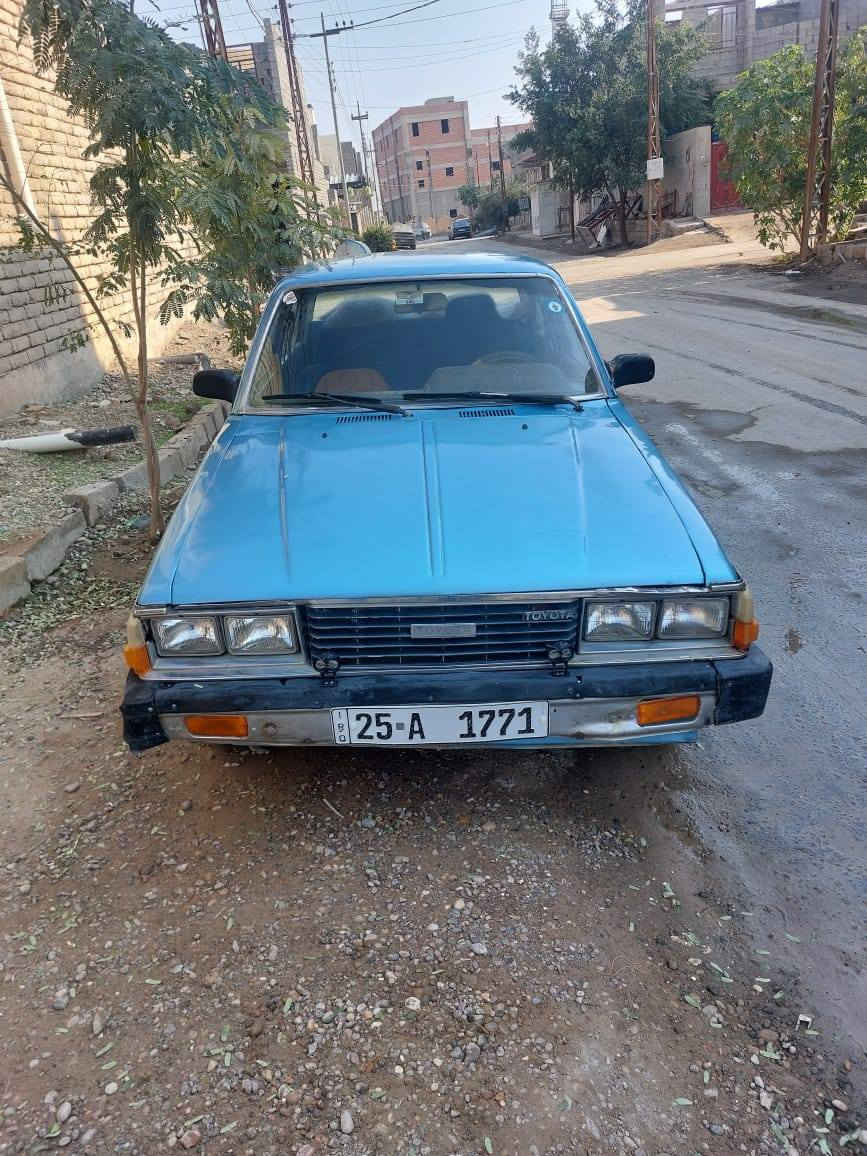 سيارة كرونا للبيع موديل 1981 رقم مميز نضافة عالية وخالية من الدعم وصبغ عام جمالية المحرك لايوجد تبخير ولا تنقيص مع تخم تاير جديد وصدر جديد السعر يرجى الاتصال على الرقم ***********
