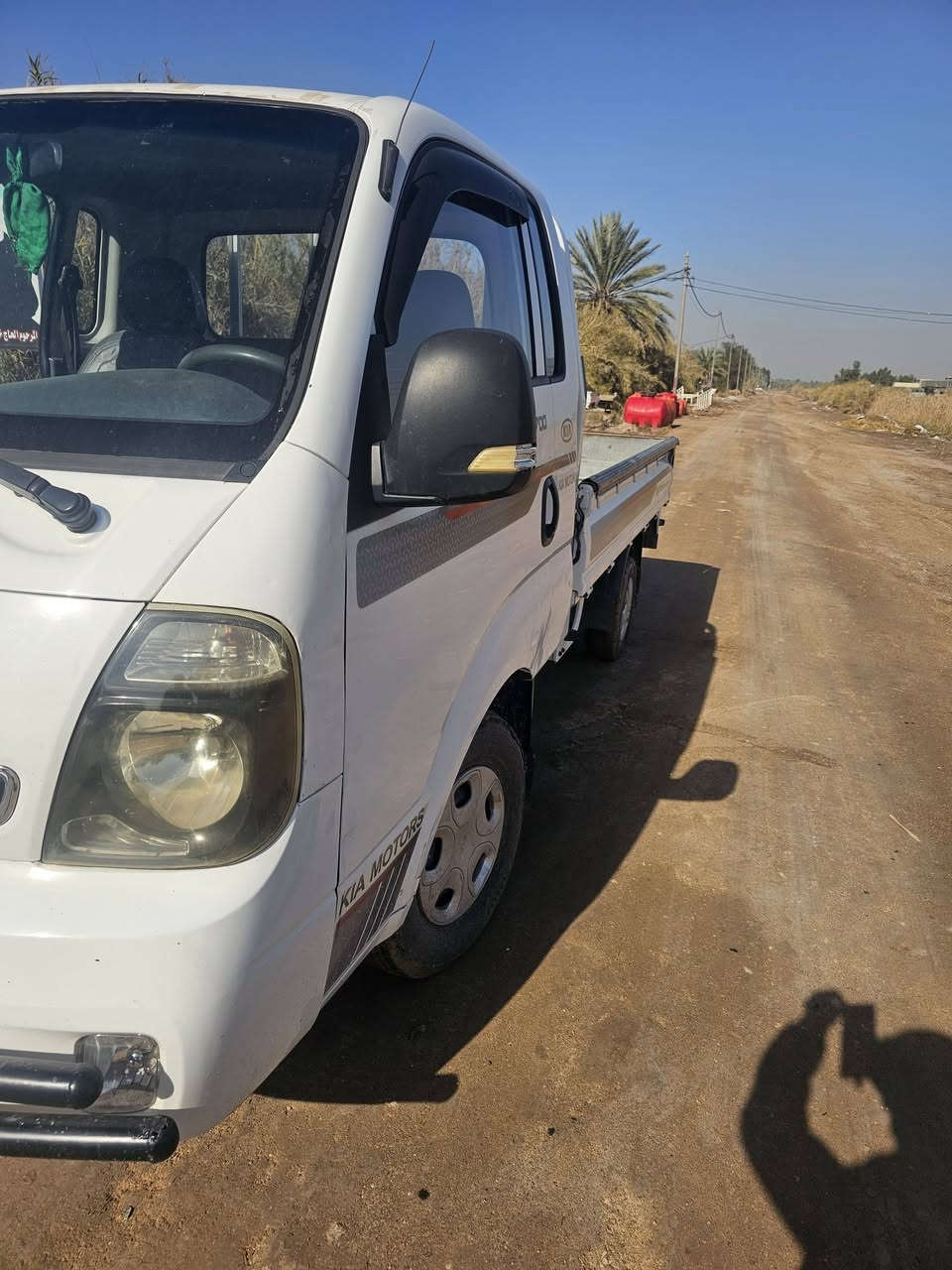 السلام عليكم كيا للبيع موديل 18 رقم بابل انجليزي وباسمي كير ومحرك مكفولات صدر حداديه تخم تاير باتري كله جديد تبريد تدفئه كله شغال بيها بارد بالباب العبري والباقي مقفول كفاله عامه  رقم صاحب السياره ابو علي ***********
