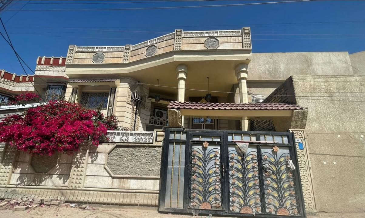 شـركـه أنوار الجـزائري للعقارات والمقاولات 
يتوفر  بيت سكن للبيع 
العنوان : حي الخضراء - الشمشوميه📍
المساحه :   210 م
الواجهه :   10م
محتويات البيت : 4 غرف منام كبيره + أستقبال + صحيات + صاله + مطبخ 
المواصفات : ترميم 2025 + بناء طابوك بالكامل + 
طابو صرف + أرضيات مرمر 
السعر الأجمالي :  690 مليون  🛑
( مؤجر شهرياً 2 مليون ونص ) 🛑

عنوان الشركه الجبيله مجاور جوتن للاصباغ 
و قصر شيرين  📍

شركه أنوار الجزائري للأستثمار العقاري والمقاولات العامه والتجاره العامه . 
الشـركة  مجازة رسمياً وقانونياً من جميع الجهات المعنيه 
 
للاطلاع على باقي العروض او مشاركه عرض مع الشركه
 التواصل عبر الارقام التاليه :
***********
***********
***********
