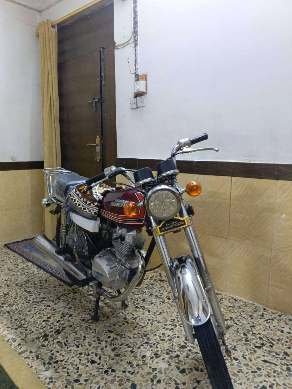 نامه برو غطاس
مديل 23 اصلي 
كله شغاله اوراق أصولي 
وكيله ابن عنجور 
كهربائي شغاله 
مكان نجف السعر 
900 وبيه مجال 
*********** واتساب
