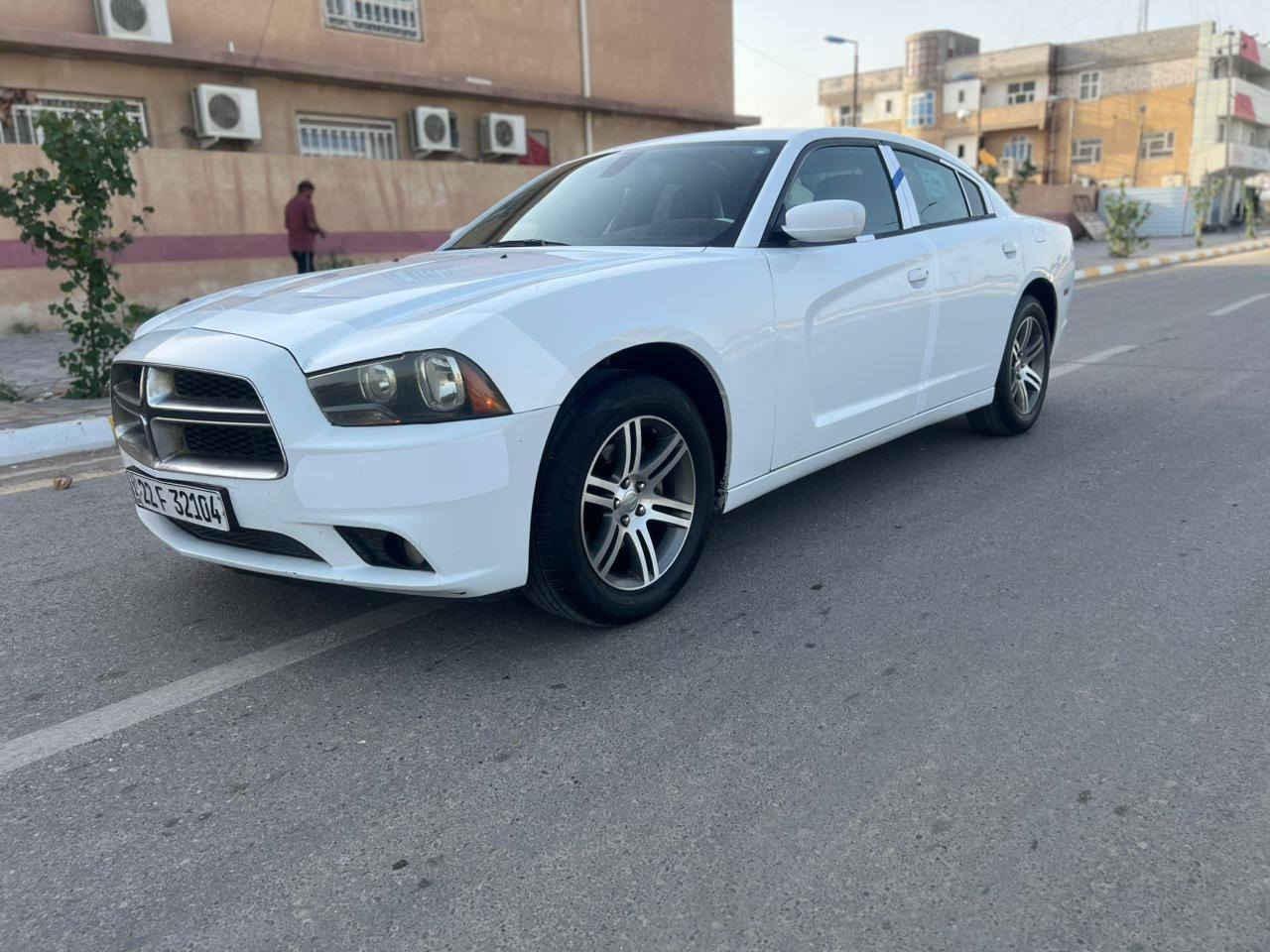 او مراوس حسب لقناعه وباما جارجر تكسي للبيع جارجر 2013
رقم اربيل  بسمي
تريد وكاله تريد تحويل 
سياره ستخدام شخصي 
ما مشتغله على خط ماشيه 140 
كير ماوس كشنات جلد 
مكينه كير اكسن خير من الله 
تخم تاير قبل 10 تيام من شديته 
حداديه خلفي امامي جديد 
منضومت تبريد جديده تبريد ثلج  
فقط جاملق مفتوح بدون دواخل بس فتح  وهلال لخلفي صبق كد شبر فقط 
السعر  158 وبيها مجال بصيط  مكان كوت ناحيه شيخ سعد 
 ***********

