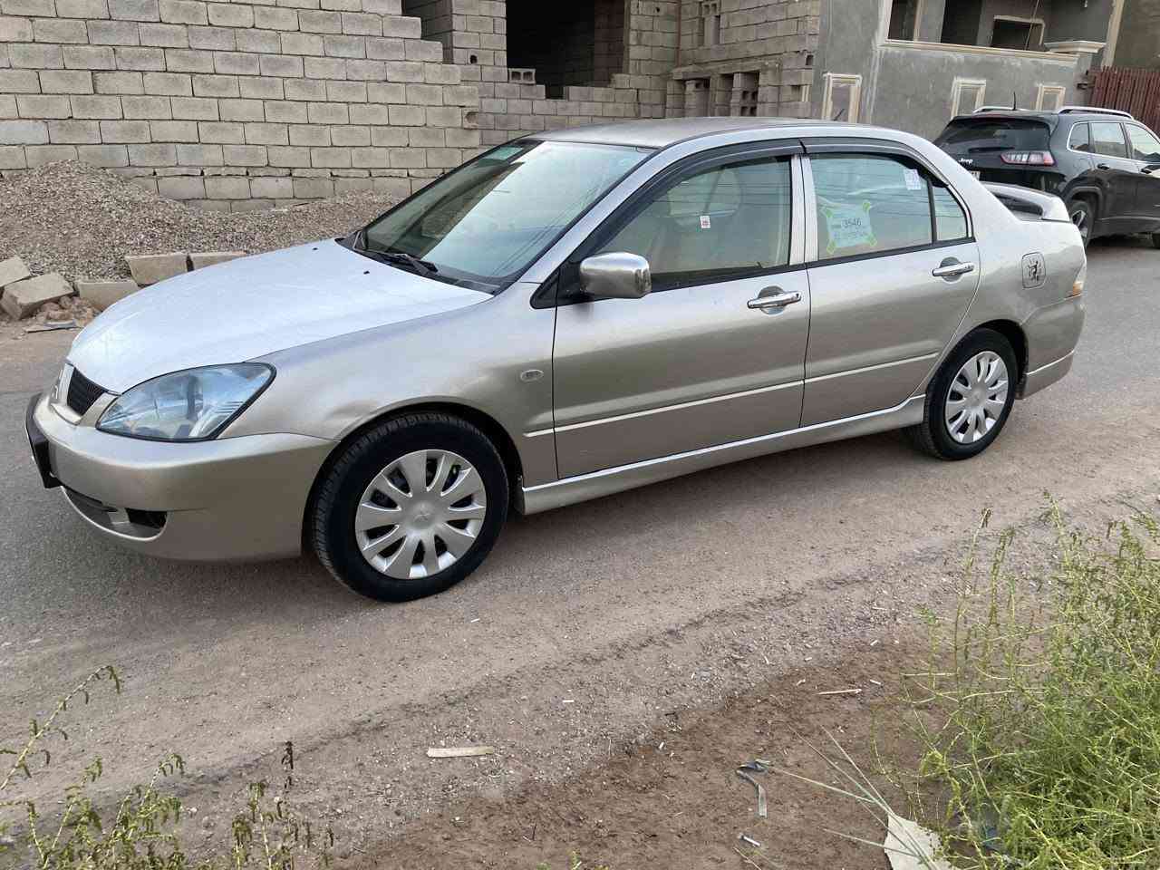 على وضع شركه
صدر امامي خلفي جديد تخم تاير جديد داخل لونين 
السيارة محسن داخل صاج يدات نيكل 
 مدوشمه كشنات ارضيه
 السعر(76) وبيها مجال للطيبن 
مكان سياره ديالى بعقوبه
أستفسار ***********
سلام عليكم لانسر ياباني موديل 2010 رقم نكليزي مشروع وطني بأسمي هزه جديده سنويه( 31) محرك 1600 كير اوتو تبريد ثلج تدفئه شاشه كامره دوار كهربائيات كلها شغال سياره بدون  ضرار وصبغ مكفوله سونار مرفوق مع صور
