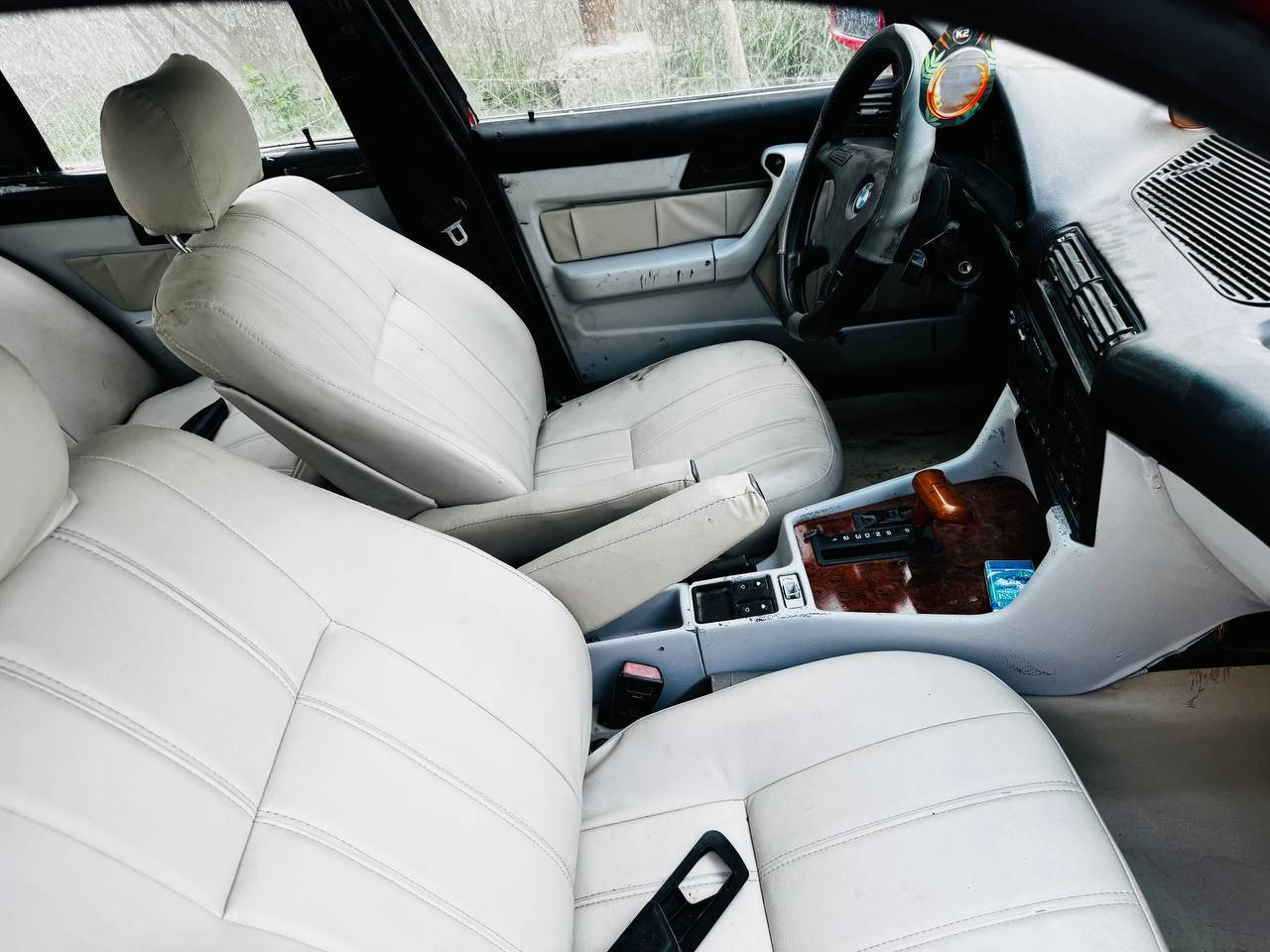 السلام عليكم مطلوب صقر مرتبه مراوس  
٥٢٥ رقم بغداد بأسمي

منظومه تبريد كامله جديده

غرفه جديده 

صبغتها قبل شهرين فرن ولسه ممبولشها

كهربائياتها ومكينه وكير كامله مكمله
مروحه راديتر جديده درجه اولى 
ومحور مروحتها كهرباء يعني تبريد ثلج وحماوة ثابته نص 

غرفة اخت الجديده لون ابيض وكشنات جلد وارضيه مدوشمه جلد

لايت زنون عالي ناصي والناصي شادله عدسه

ويل خليه حجم ١٦

فتحه

تخم تاير جديد هالشهر شديته 

كاردن جديد 

ومكاني حله


**إذا كنت صاحب هذا الإعلان وتريد حذفه لأي سبب، رجاءا أرسل رسالة إلى الدعم الفني**