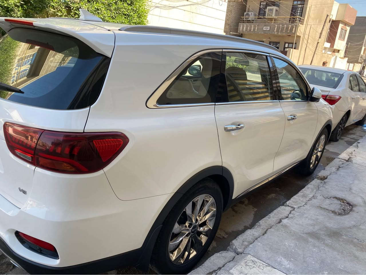 🚗 سـورنـتـو 2020 خليجي فـول المـواصـفـات – محرك 3500 (رقم بغداد باسمي) 🚗

السلام عليكم شباب..
للبيع كيا سورنتو موديل 2020، محرك 3500 المرغوب القوي، سيارة مال بيت. مكفولة من الدعامية للدعامية وبدون أي صبغ أو ضربة، جاهزة من كلشي وتدك سلف وتمشي!

📌 التفاصيل والمعلومات:

الموديل: 2020 خليجي 

المحرك: 3500 V6 (عزم وقوة وتبريد)

شرط مكفولة من الدعامية للدعامية (عامة من الصبغ والضربة والدواخل) 🛡️

الداخلية: مخمل بحالة الشركة

✨ أبرز المواصفات:

☀️ سقف بانوراما بالكامل

🪑 كشن كهرباء

📽️ شاشة كبيرة + كاميرا خلفية

🚪 بصمة تشغيل وأبواب + صندوق كهرباء شفط فتح ذكي 

❄️ تكييف أوتو 3 قطع (تبريد ثلج)

@ حساسات امامي خلفي 

💵 السعر: 250 ورقة ($25,000)
📍 المكان: بغداد - البياع

📞 للاتصال والاستفسار: ***********
💬 واتساب: ***********

(السيارة موجودة والمعاينة للشراي ) بغداد, العراق
