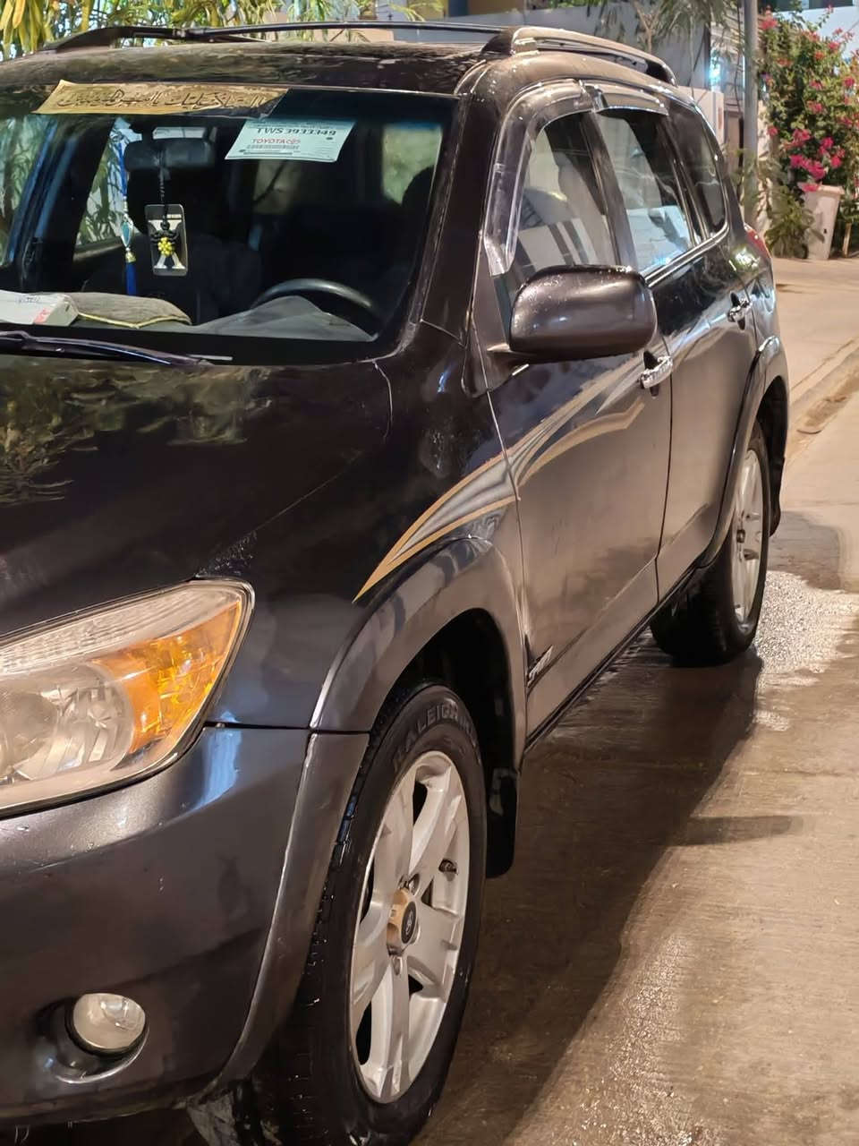 💫#RAV4 2007.
🔷 سيارة نوع:تويوتا-راف فور 

🔷 موديل:2007 

⭐ نظام تشغيل مفتاح ريموت

⭐️فتحه سقف 

⭐️طاوات كروم 

⭐ كراسي جلد 

⭐ جير اوتوماتيك. 

⭐ نظام دفع رباعي  دبل 

⭐ محرك 4 سلندر

⭐ مسجلة CDوراديوAM-FM

⭐ المكابح مانعه للانزلاق ABS . رقم السياره مميز اربع أرقام 

السعر 99وبيه مجال للشراي للاستفسار اتصال على رقم***********
