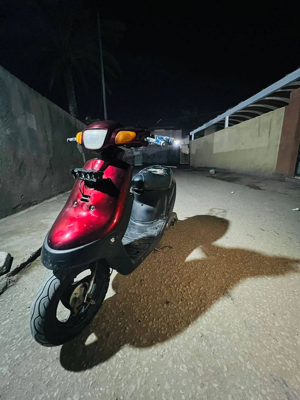 السلام عليكم للبيع دراجة ياماها سرع 60 
الدراجة نضيفة شوفت عينك 
نقص بس سلف + باتري، 
   تايرات نضيفة صالنصة جديدة 
بنزات و يدات بريك جديد  السعر 180 وبيها مجال  مكانهة الحصوة حي الانتصار 
الاستفسار  خاص. او ***********
