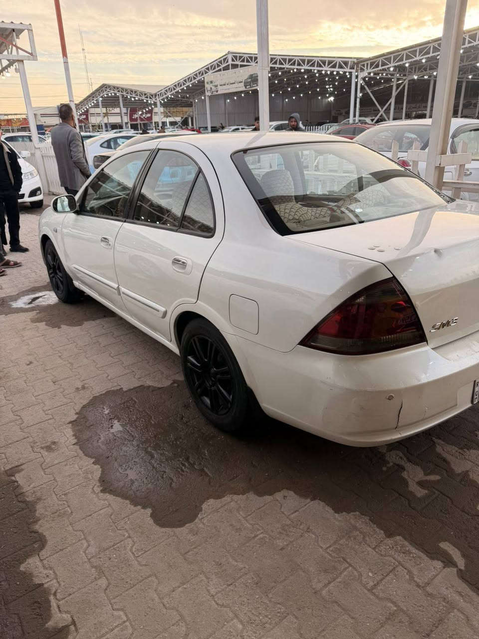 السلام عليكم 
نيسان صني 2007 رقم بغداد دولي فول مواصفات فتحه كشنات وبطاين جلد تحكم ستيرن مري شفط وكهرباء تبريد بيانو مكفوله كفاله عامه عده صبغ قطعتين بدون حادث كفاله كير ومحرك وتبريد وحداديه وكهربائيات كله ع شرط السعر 90 وبيه مجال مكاني نجف كوفه الاتصال على الرقم ***********
