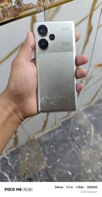 نوت ١٣ برو بلاس ٥١٢ وياه كارتونه السعر ٢٠٠ الف  الرقم 07742220934