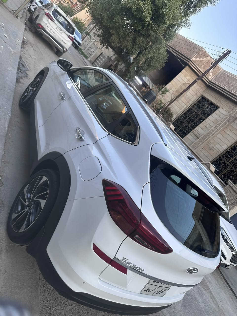 السلام عليكم
توكسان 2019 خليجي محرك 2000 دوش لسيارة رقم أربيل السيارة مكفولة كفالة عامة من عدا رصعتين بسيطات مسحوبات بي بي ار فقط وباقي السيارة كفالة حتى الدعاميات مكفولات والسيارة ماشية 89 
مواصفات السيارة:
بصمة،كشنين كهرباء ،مري شفط،حساس خلفي امامي ،ثلاث تحكمات انظمه قياده،بد لايت لد ولايت لد،وقطعتين تبريد وبعد بيها مواصفات اكثر.
والمكان السيدية
والسعر 180$
وهذا رقمي ‭0790 129 1286‬
