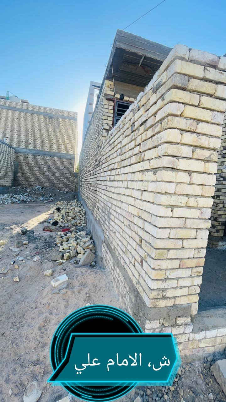 بيت طابقين طابو أسهم قرار محكمه
حي العسكري شارع الامام علي قريب للشارع لعام منطقه كافه لخدمات كهرباء وماي ومجاري ومحوله ومشموله بتبليط 

مساحه ١٠٠ متر 

بناء حديث درجه اولى 

بناء طابوك السقف كونكريت 

طابق ثاني فرمستون عل نص 

عوزه ارضيه وبياض وسقف ثانوي فقط 

الطابق لاول يتكون من غرفه وصاله وديوانيه ومطبخ وصحيات داخليه وخارجيه ومنور 

الطابق ثاني غرفتين وصحيات وصاله 

السعر جدا مناسب ٤٦ وبيه مجال للشراي 

لاستفسار والتواصل خاص او على رقم ***********

نستقبل كافه العروض الطابو والزراعي في كافه أنحاء سوك الشيوخ
