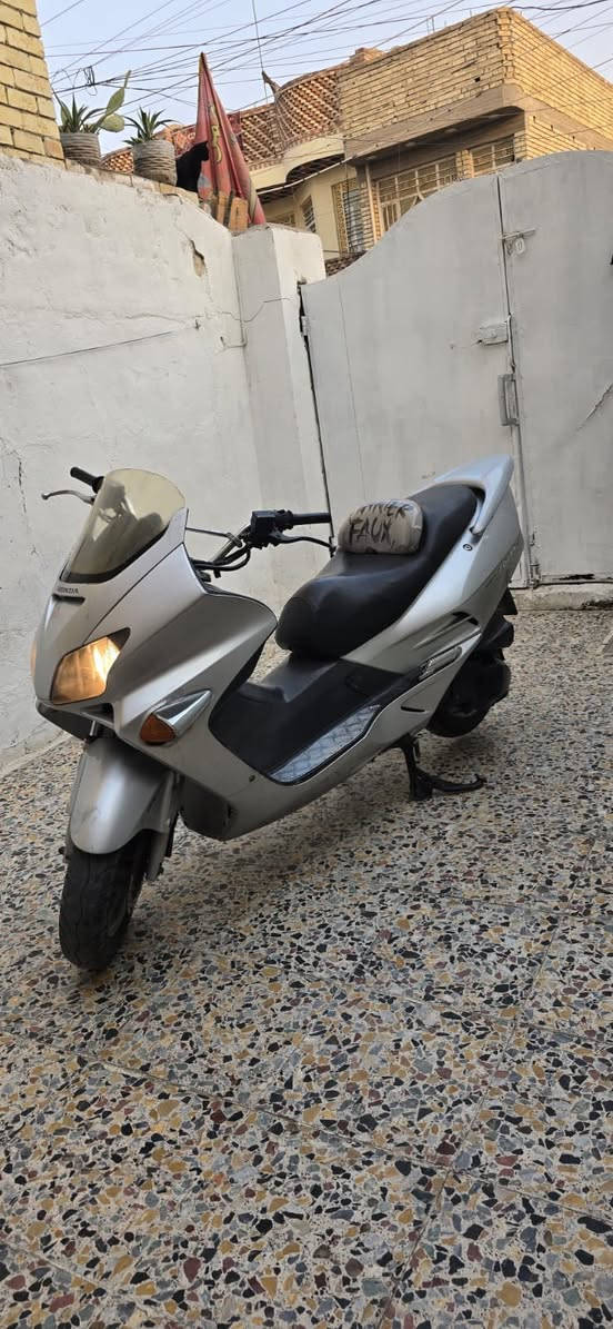 فورزه 0️⃣ 6️⃣ سويج 
فحل دراجه كامله مابيهه نقص 
ستان كهربائي حساس ازدحام
اي بي اس كهربائيات شغاله 
مكاني بغداد *********** 
السعر ٧٥٠ الف
