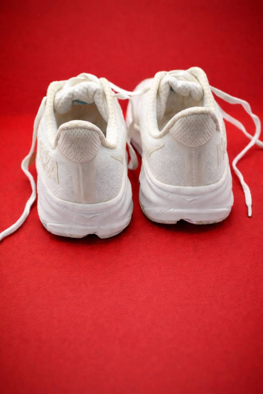 حذاء HOKA Clifton 9 بالة أبيض أنيق ✨
نظيف جدًا مع استخدام خفيف، يوازن بين الخفة والراحة.
تصميم رياضي عصري، خامة مريحة للقدم، ومثالي للمشي اليومي.
اختيار راقٍ لمن يبحث عن الراحة والأناقة في كل خطوة
السعر 40000 ألف دينار 
للتواصل الإتصال على الرقم *********** أو التواصل على الواتساب 

متوفرة خدمة توصيل لبغداد وكل المحافظات
