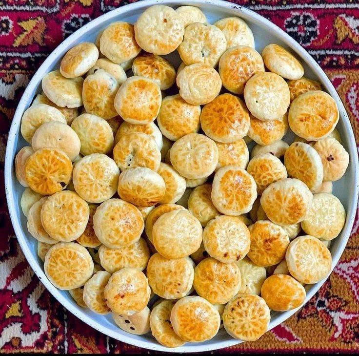 كليجه عراقيه هشه الكيلو ب4 الحشوه حسب الطلب يوجد توصيل شاميه صلاحيه مهناويه ***********
