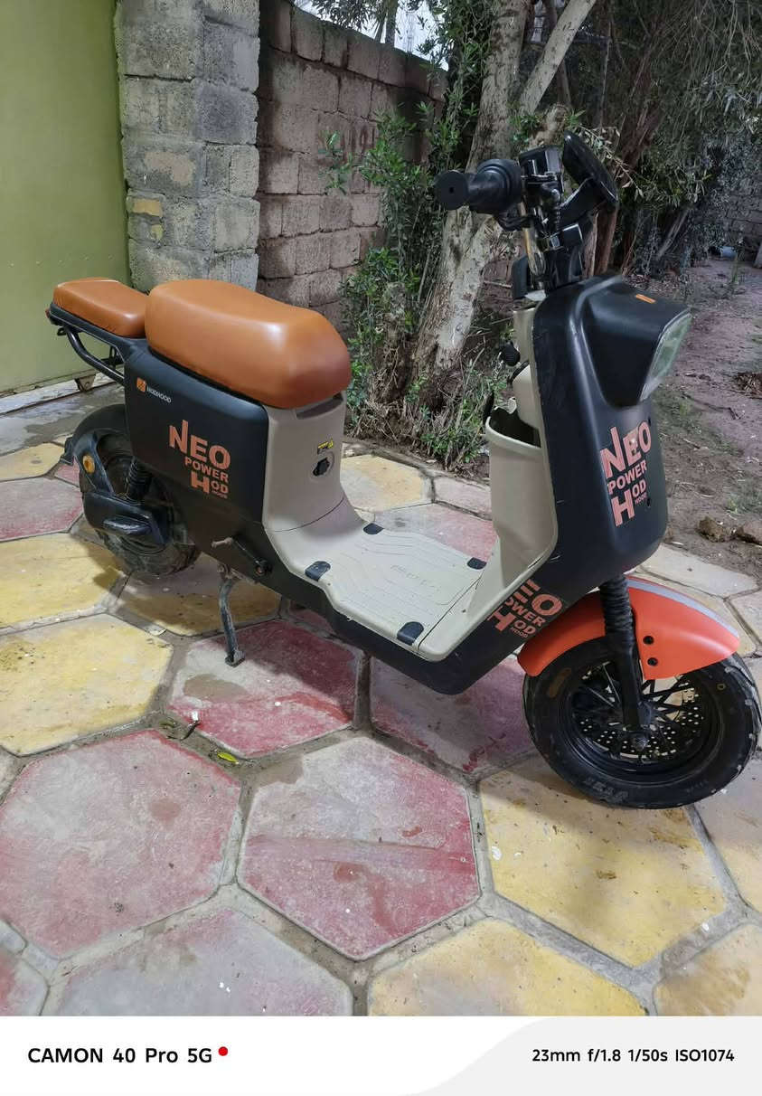 سلام عليكم 
دراجة شحن سعرها 450 قفل 
المواصفات 
أر 7 
موديل 26 خذتهة صارلي 3 اشهر 
6 بطاريات ليثيوم
نظام بك و حماية سرقة
سلة ومرايات موجودة 
المكان ديالى كنعان 
رقمي ***********
