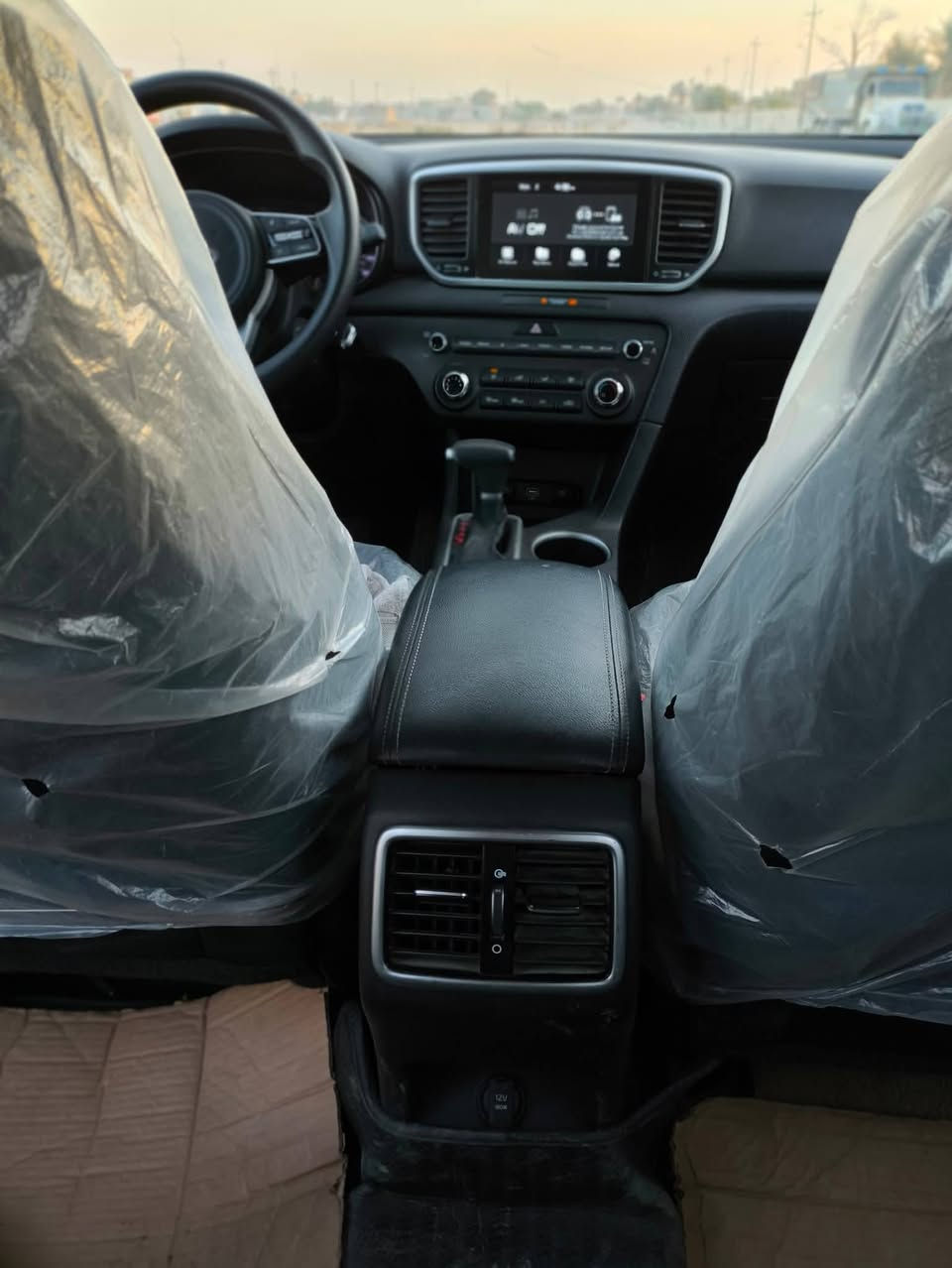 سبورتج لون سلفر      2022
مواصفات 
ـ شاشه
ـ تحكم ستيرن
ـ تبريد قطعتين
ـ رادار امامي خلفي
ـ كامره خلفي
ـ محرك 2400       JDI
 تخم تاير
مشايه    43 الف Km
سبير  وضع الشركه وارد امريكي حادث بسيط  ايرباك ماطاك

وشراي يتصل على هذا الرقم

(***********)
