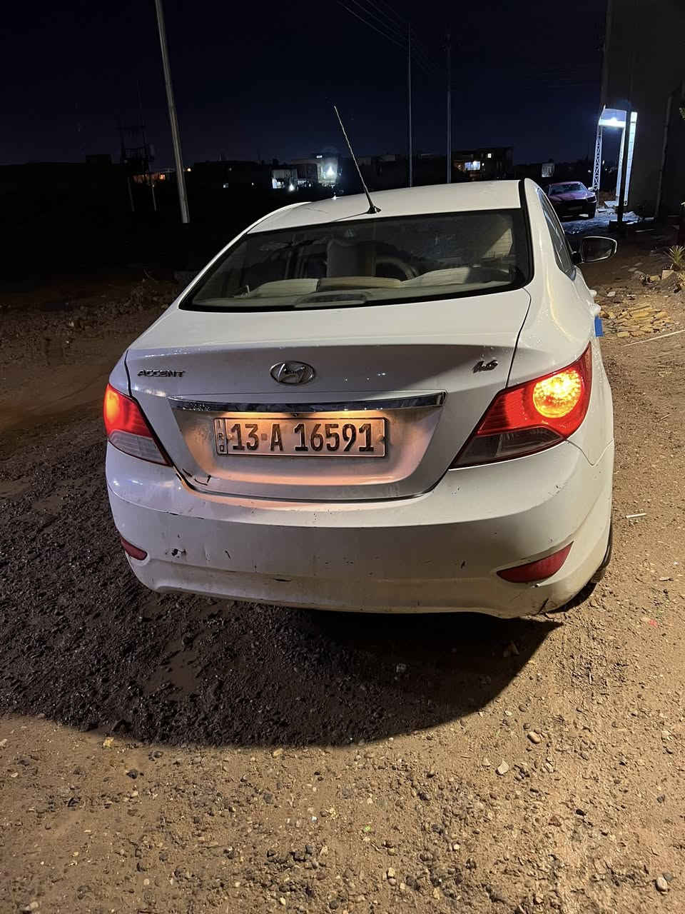 اكسنت 2015 للبيع فول مواصفات 
 محرك 1600دوش المرغوب
ضربة جاملغ الخلفي جهة السائق 
سيارة مال جناي 
السعر 98 

الرقم ***********
مكلف بلنشر هاذ رقم للتصال
