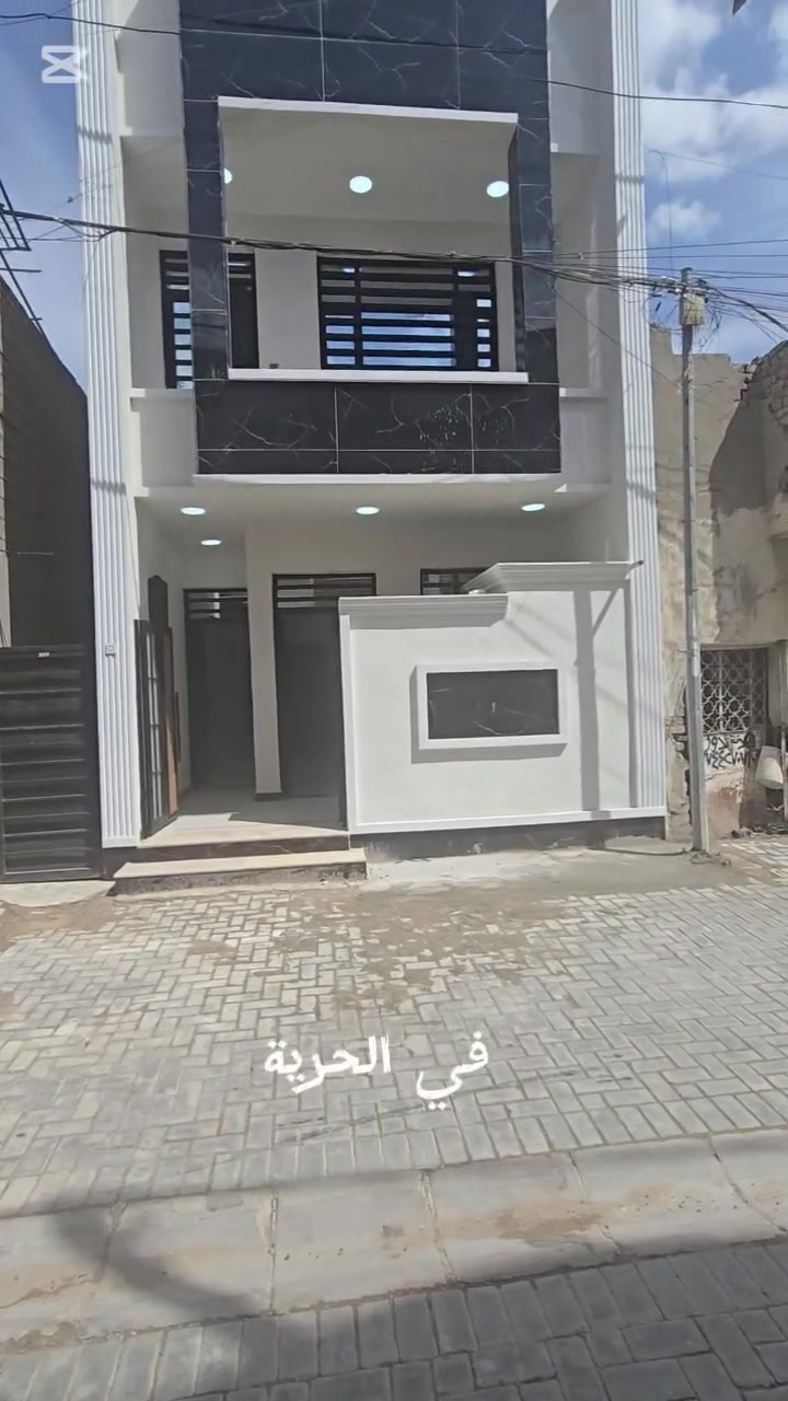 توفر لدى مكتب مصطفى العبيدي للعقار دار للبيع مساحه ٩٠  متر طابقين في الحريه الثالثه قرب جامع المشاهده 
 العقار يحتوي ع مدخلين مدخل للصاله ومدخل ع مطبخ
يحتوي العقار على طرمه وحمام خارجي وصاله ومطبخ وغرفة نوم وخدمات في الطابق الاول 
ويحتوي على غرفتين نوم وخدمات في الطابق الثاني ويحتوي على سطحين 
للاستفسار زورونا في مكتبنا الكائن في الحريه شارع المختار قرب دونات او الاتصال بلارقام التاليه
***********

***********
