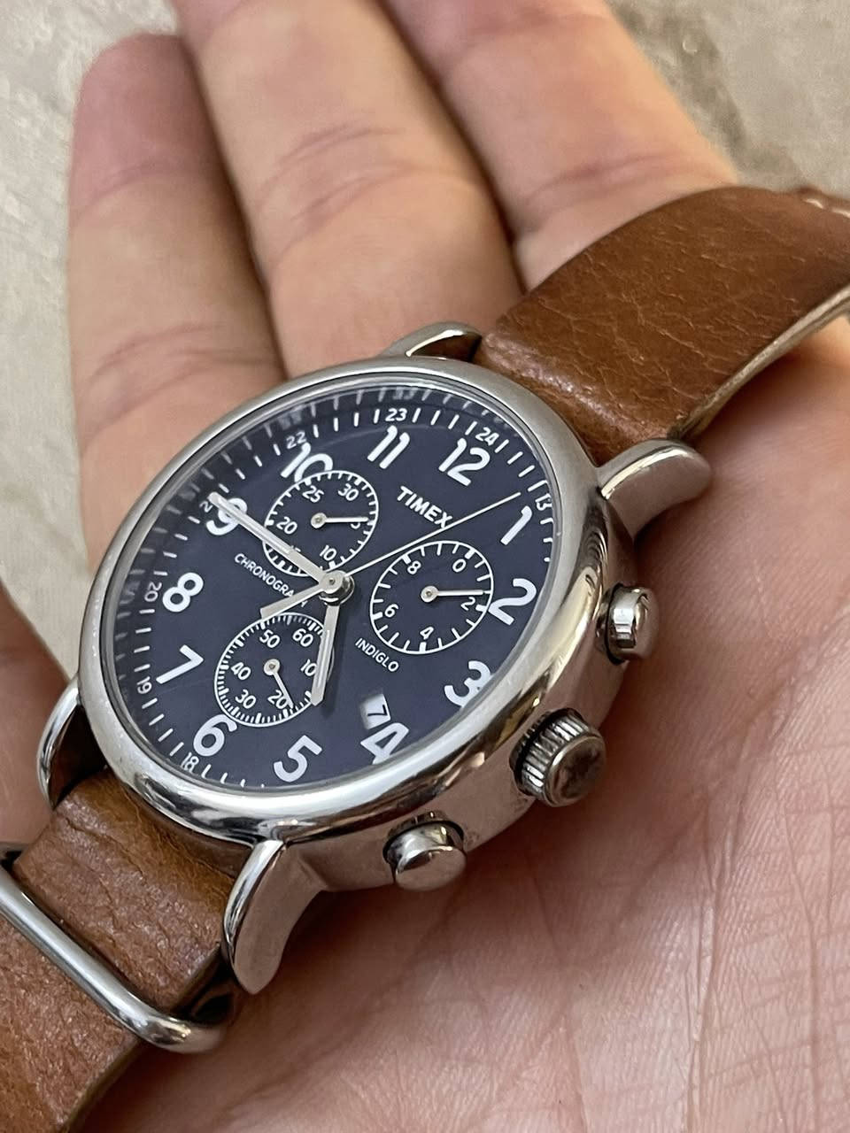سلام عليكم ساعة ماركة TIMEX امريكي
ستوب بوج كونكراف سناتر كله شغال منذف عرض تاريخ 

مينه لد انارة سير جلد بلادي مختوم TIMEX 

سنل ستيل ب كامل ضد ماء 

عنواني بغداد الدورة يوجد توصيل بغداد ولكل العراق 

***********

