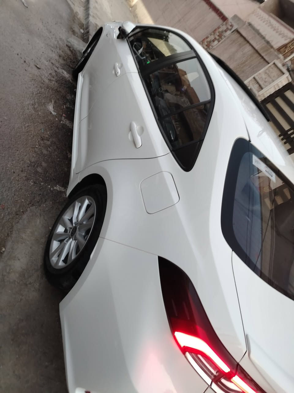 السلام عليكم.
للبيع كورلا هايبرد 
موديل ٢٥ شكل الخليجي
 
ماشيه ٦ ألف فقط بحالة الزيرو
كامل مواصفات مقاعد جلد //

كفاله عامه //
السعر ١٥٩ 

مكان بغداد // الكرخ 
للاتصال  ***********
