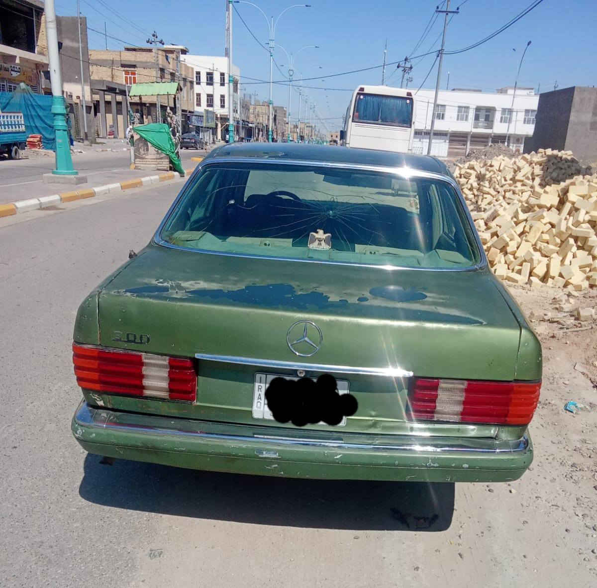 من رخصت مدير الكروب المحترم للبيع مارسيدس موديل 85السعر ١٧ ابيع بدون راعي مااندله عنواني بغداد للاستفسار على الرقم بي واتساب ***********
