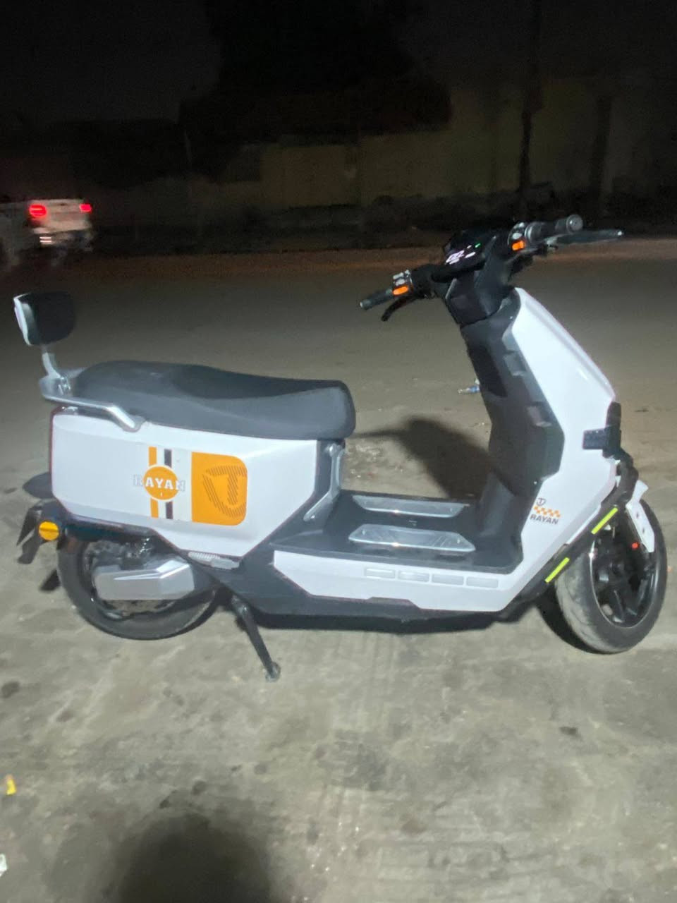 سلام عليكم دراجه شحن 🔋
نضيفه صلي شهرين من منزلها
حلوه شخط مابيها 
العموان بغداد الشيخ عمر 
استفسار خاص ***********
@الجميع
