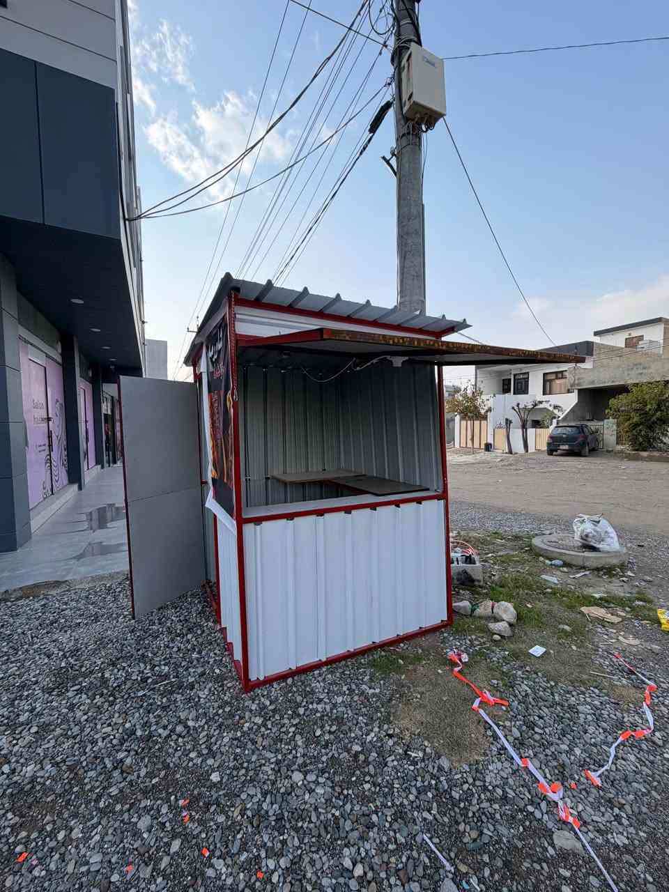 کابینە ماڵی ئیش کردن 
١٥٠ بە ١٥٠ درێژی و پانی 
٢ مەتر بەرزی
حسابی کارەبا و هەموو شتێکی بۆ کراوە ٤٠ ماتر وایەریشی لەگەڵە

دڵۆپەی نییە بە هیچ جۆرێ
باران لە بەشی سەرەوەیا کۆ نابێتەوەچونکس سەقفەکەی لارە 
زۆر تۆکمەیە
کە پێشی بەرز ئەکرێتەوە 
مەجموعەیە کەسی باش جێی ئەبێتەوە لە ژێریا
١٥٠ ئەبێت بە سەقفێکی تۆکمە بەرگەی رەشەبای بەهێز ئەگرێ
ناهێڵێ بەهیج جۆرێ ئەوانەی لە ژێریا وەستاون تەر ببن السليمانية, العراق


**إذا كنت صاحب هذا الإعلان وتريد حذفه لأي سبب، رجاءا أرسل رسالة إلى الدعم الفني**