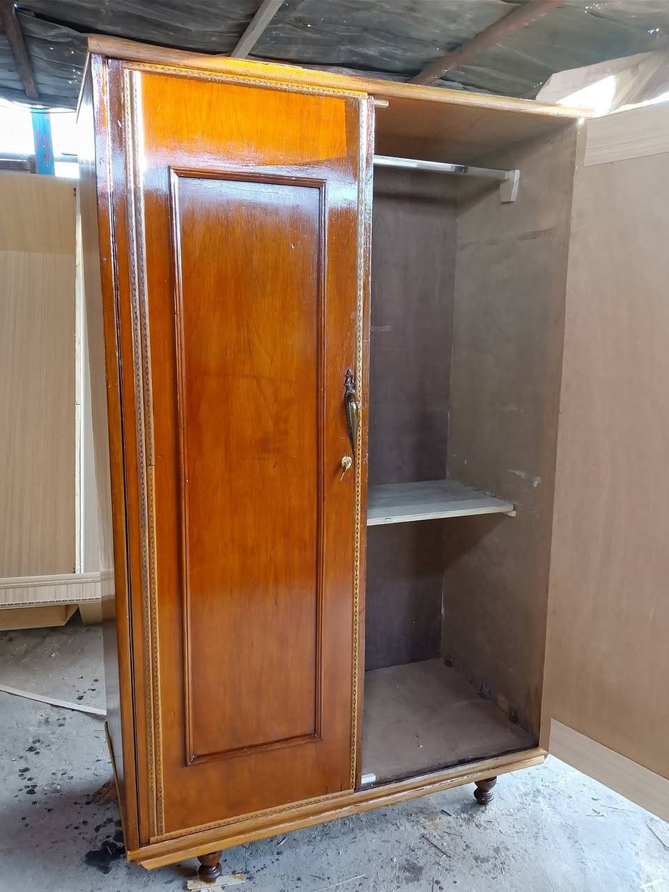 كنتور بابين نضيف ثكيل كامل من كلشي صبغ يدات كيلون مكان بغداد شعله جكوك سعر 85الف موجود توصيل داخل بغداد بكروه ***********موجود واتساب
