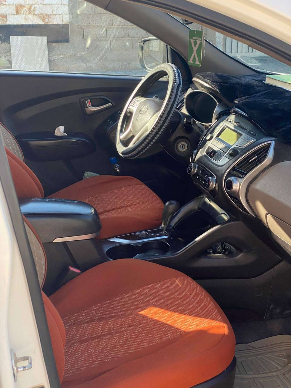 السلام عليكم للبيع توسان 2014خليجي كفاله عامه من الصبغ وتبديل السعر 153 وبيها مجال سنويه ٣٠  العنوان بغداد تاجي
*********** موجود واتساب
