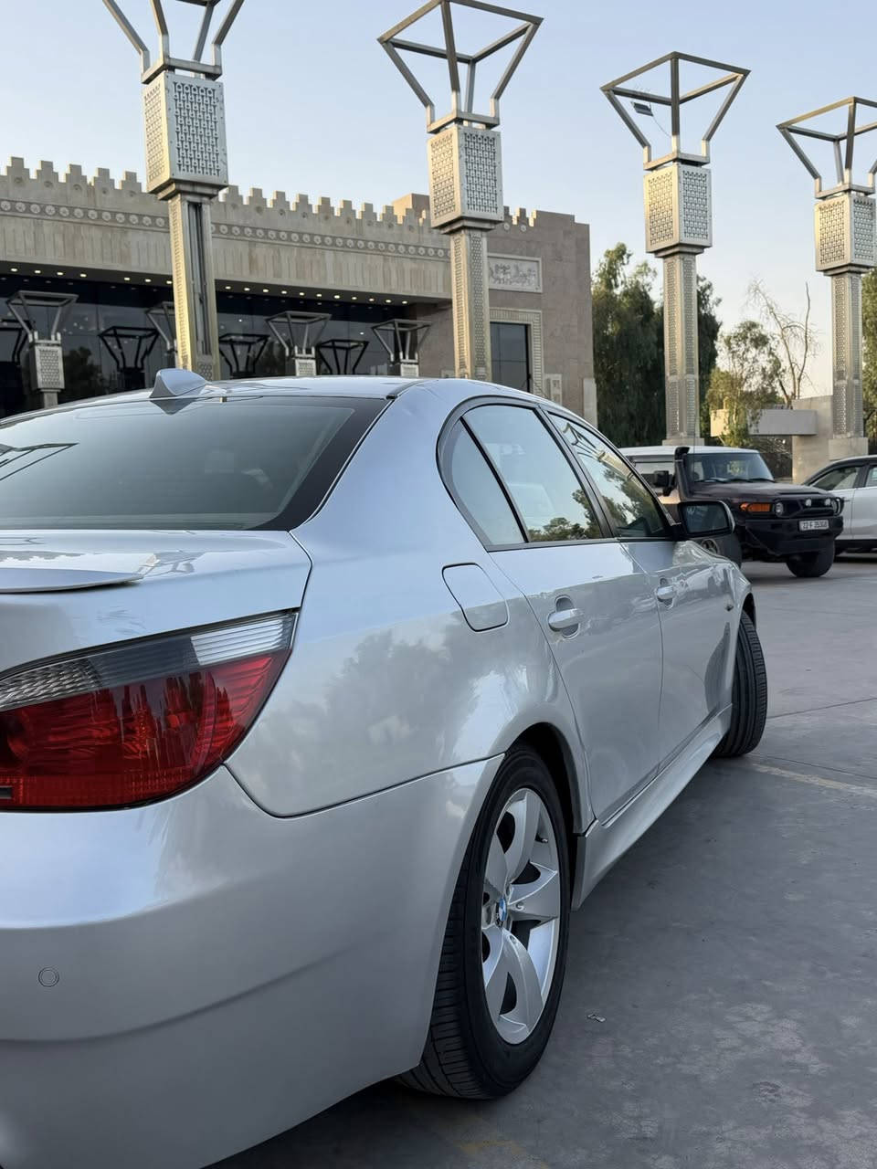 Bmw2004ميماتي
رقم دهوك 
الهزا جديدة
سنوية جديدة
كابون بنزين 
سيارة جديدة 
محرك اب شرط 525 دبل فانوس 
كير اب شرط 
سيارة بيها قطعه تبديل مع دوائر الخلف صبغ
مواصفات فول عدا الفتحه 
كشنات جلد 
شاشه جبيرة 
بردات شركة
حساس امامي خلفي
داتشوب. دشبول
ويل كب 
سيارة بيها موصفات خير من الله 
السعر المطلوب 115 وبيها مجال مكانها موصل 
***********
