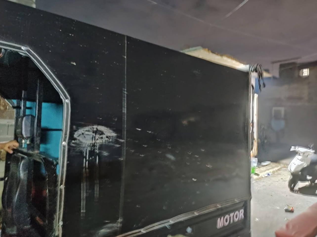 السلام عليكم شباب عندي هذا الجادر جديد سعرة 100 الف قبل اسبوع شديته

وعندي هاي الجامة جديدة قيمها واخذها مكاني المدينة ***********
