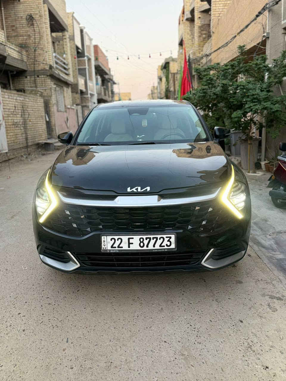 كيا سبورتج موديل 2023
وارد امريكي    فول مواصفات من عدا الفتحه واحد على واحد
مواصفات LX  
دفع رباعي 
مانع انزلاق
نظام منحدرات
 اربع انظمة قيادة
 نظام قيادة ذاتية
 نظام ABS
 نظام توقف امامي خلفي 
    وتحذير قبل الاصتدام
نظام تحديد مسار ومثبت سرعة
نظام اوتو ستوب
 فول تحكم ستيرن
كامرة خلفية
 تبريد امامي خلفي
شاشة واير ليس تدعم اندرويد اوتو وابل كار بلي 
منفذ شحن type c و UPS
هاند بريك كهربائي
 لايت LED
حاكية اوامر صوتية
محرك 2.5 Gdi
اوتو هولد 
العداد 50الف فقط 

مكان السياره بغداد 
السعر 168 وبيهة مجال بسيط
للاستفسار***********
