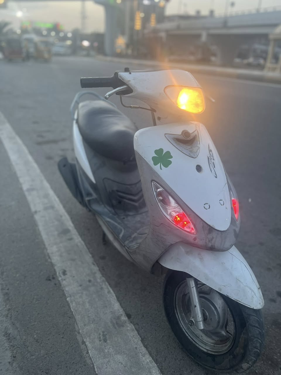 سلام عليكم ماكس منغولي الدراجه ماخذه رمبه دراجه بلاديه خير من الله مداريه بانزين محسن دهن كل اسبوع ابدل الدراجه مناقصه شي كامله مكمله سعر ٤٥٠ وبيه مجال بصيط كلش وشراي بخدمته اني 
مكاني بغداد الدوره 
الاستفسار:*********** متواجد واتساب ورصيد وتحياتي للجميع ❤️
