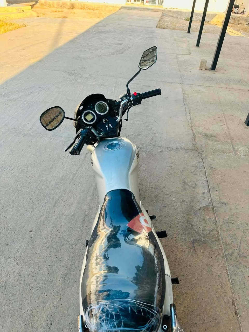 السلام عليكم متاح دراجه سايم للبيع موديل14 نضافه مثل الي بالصوره محرك مكفول والباقي ينشاف بالعين   السعر 550 يتصل ع الرقم التالي  *********** مكاني هيت ٭
