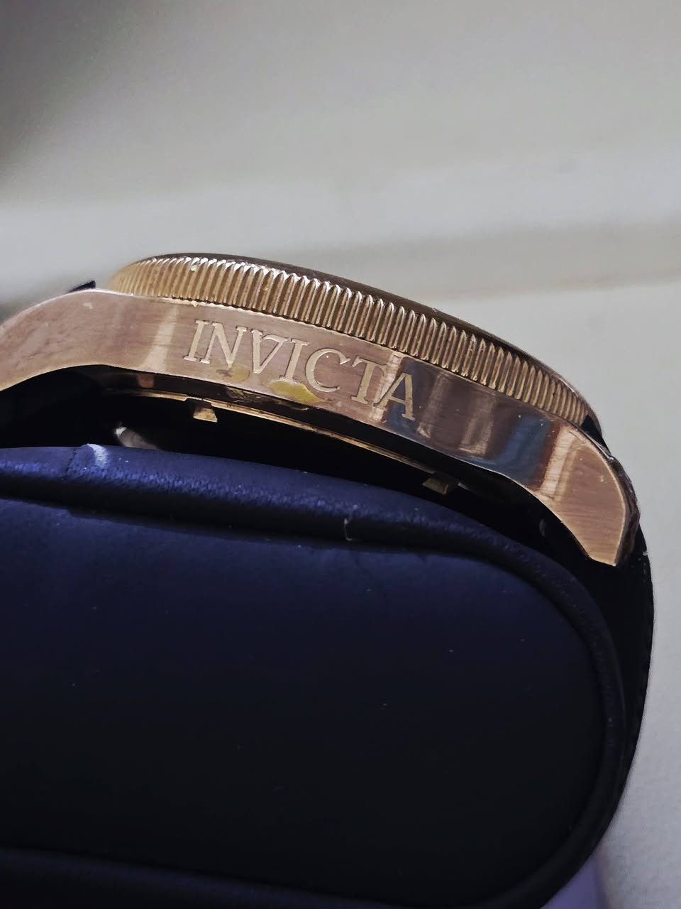 انفكتا 
سويسري اصلي بطارية 
كونوكراف ستوب وتش سناتر 
جام زفير 
زمبلك والمداوس عكس على يسار الساعه 
سبر رب
قطر ٥٠ 
الساعه ضخمه 

١٥٠ الف المكان اربيل 
يوجد توصيل 
Samer Akeel AlJboory 
 رابط التكتوك 
https://www.tiktok.com/@samerakeelwatch?_r=1&_t=ZS-92XzzfzgLln


**إذا كنت صاحب هذا الإعلان وتريد حذفه لأي سبب، رجاءا أرسل رسالة إلى الدعم الفني**