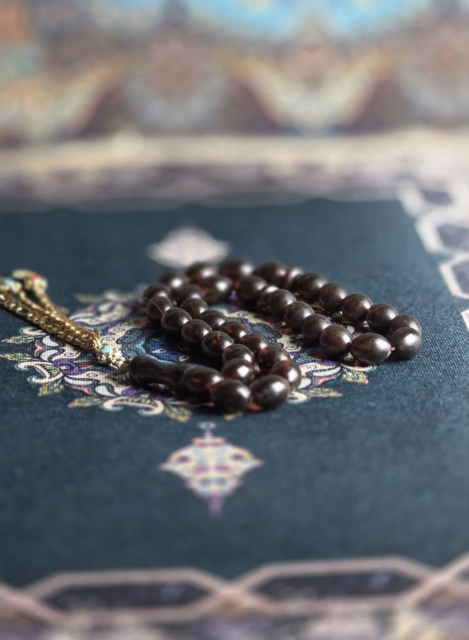 ماشاء الله تبارك الرحمن ❤️‍🔥❤️‍🔥
اناقة و شياكة و جودة عالية جدا في T.R . منها : 

سبحة جميلة جدا و جودة عالية و مختلفة ، منها : 

📿 كهرب بلطيقي و روسي و لتواني و بولوني 
📿 دارسين و عظم جمل
📿 يسر مصري و نارجيل و دارسين عطر فواح
📿 سندلوس الماني شغل يدوي ، سندلوس تركي ، سندلوس الافغاني شغل يدوي قديمي 

📿 فضة عيار ٩٢٥ تركي 
📿 عظم جمل ..
📿 جام طيارة بيها ورقة الذهب 
📿 سلاطين ( ٧ ) اللون

📿 كوك تركي شغل يدوي 
📿 تراب كبد عطر فواح
📿 لؤلؤ السحري يتغير اللون 
📿 لؤلؤ و مرجان وجاد و سترين و لازورد و كوارتز و فلورايت و جمشت 

🌹🌹 للطلب يمكنكم التواصل معنا عا الماسنجر والواتساب من خلال هذا الرقم : ***********
لدينا خدمة التوصيل مجاني لكل محافظات العراق 
عنوان : الاربيل ، سوق قيصري - سوق الذهب ، محل " شاد " جانب مرطباط الاربيل
