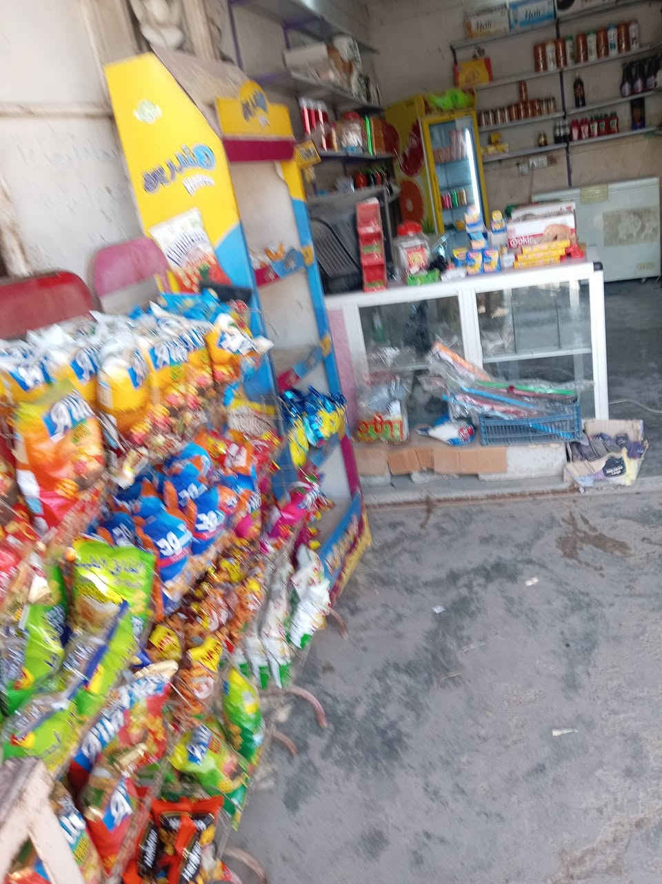 محل حلويات للبيع عارضه +2 مجمده +رفوف مع الميوز   المنيوم حمالات اجباس /*********** اتصال فقط اجاوب
