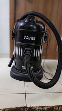 مكنسه كهربائية • جديدة • بيع مستعجل