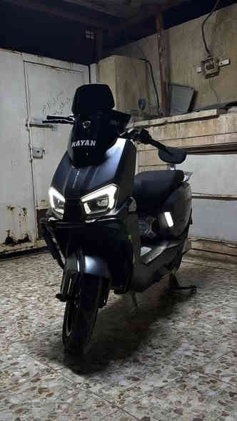 السلام عليكم 
دراجه ريان الساعقه للبيع 
الملف 1500s
موديل الدراجه 2026
الدراجه زيرو زيرو 
سرعه الدراجه 75 حقيقي الريان معروفين بهاذ الشي 
الدراجه 3 نمر 
مثبت سرعه 
بيها نضام R 
وبيها نضام P 
شاشه ايباد 
تجي ست بطاريات كبار 
للاستفسار ***********واتساب فقط
