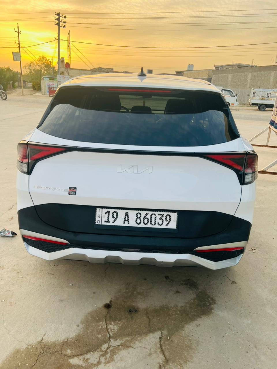 سلام عليكم

✅سبورتج مديل 2024 امريكي
حادث 3 قطع فقط

✅ فول مواصفات عدا البانوراما

*********** 📞

✅السعر  203$ وبيها مجال مكاني كربلاء 

🔹  عداد 39km

🔹 مرقم كربلاء باسمي تحويل مباشر 

🔸 محرك 2.5

🔸  شاشة كبيرة

🔸 مقاعد جلد رياضيه

🔸 تدفئة مقاعد+ تبريد 

🔸 تبريد أمامي وخلفي

🔸 تشغيل بصمة + دخول ذكي

🔸 تشغيل عن بُعد

🔸 شحن لاسلكي

🔸 إضاءة LED كاملة

🔸 ويل  رياضي قياس 19

🔸 مرايا كهربائية

🔸 حساسات أمامي وخلفي

🔸 رادار جانبي (نقطة عمياء)

🔸 مثبت سرعة ذكي

🔸 نظام الحفاظ على المسار

🔸 نظام مانع انزلاق

🔸 شفتات سرعة (Paddle Shifters)

🔸 هند بريك بصمة

🔸 صندوق كهربائي

🔸 كراسي كهربائية
