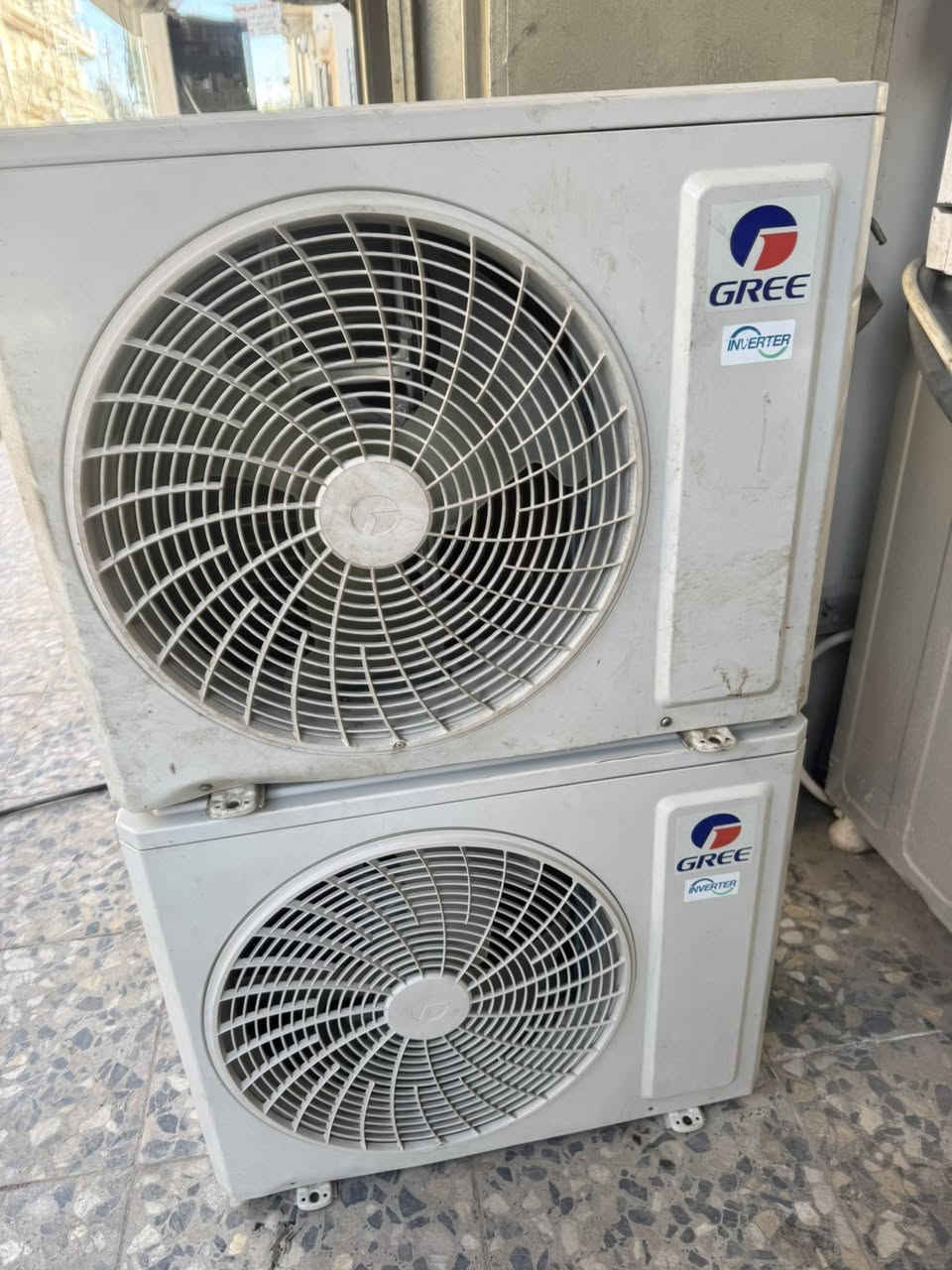 السلام عليكم سبالت عدد ٣ انفيرتر ٢كري طن واحد انتاج ٢٢ كاملات كله بلادي واحد كرافت ١طن انفيرتر 
سبع ابكار مقابل ثانوية الانتصار ***********
