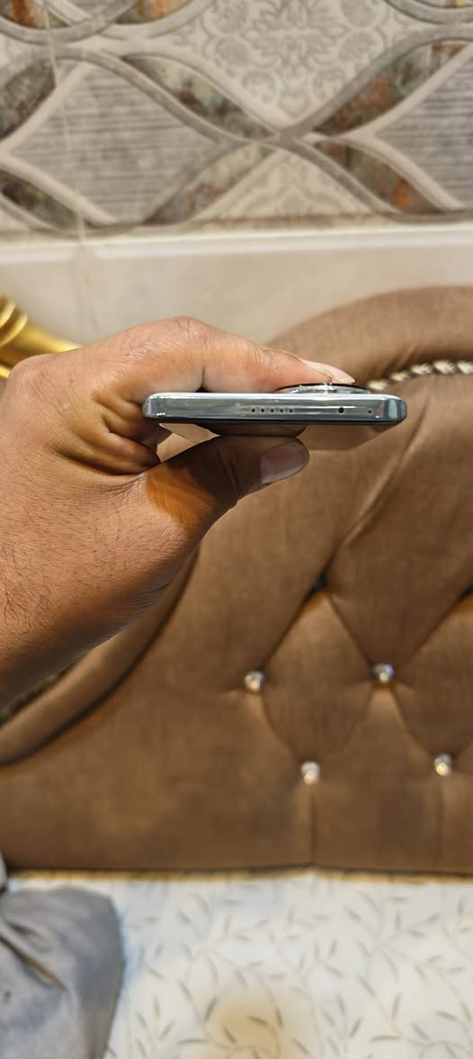سلام عليكم هونر 200برو نضافه 99\100ذاكره 512 بوبجي 90 فريم جهاز مرتب وستخدام قليل كلش سعرو 500وبي مجال للطيبين عنواني موصل جانب الايمن *********** اخوان الجهاز بس ويا شاحنه الكارتون ضايع
