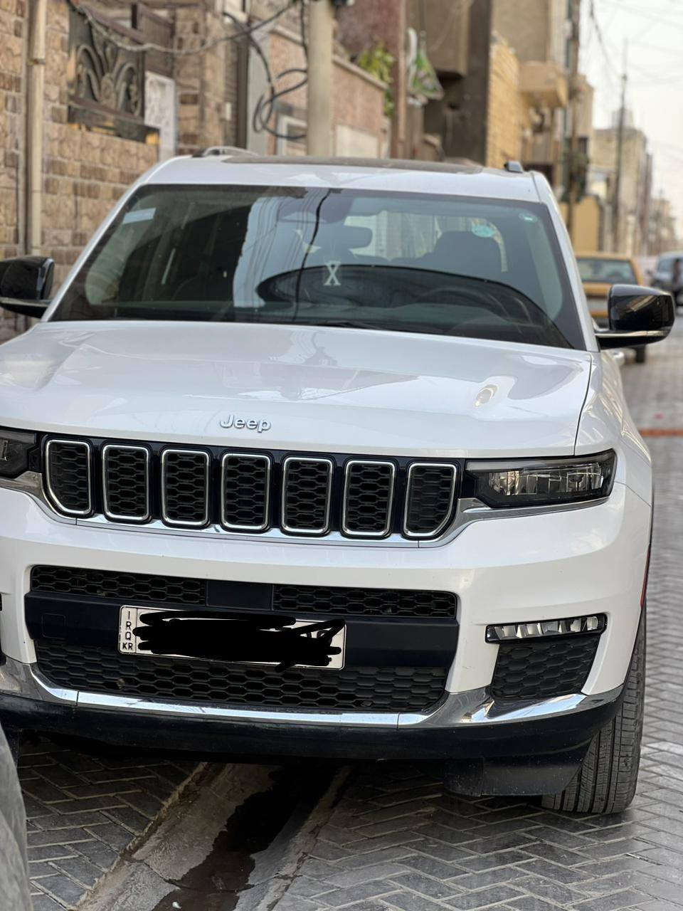 هاي ضربته بامريكا
وضربته بلعراق جاملغ خلفي عكس السايق
سياره لمتدد فول مواصفات جنطه كهرباء 
7راكب كامره داخليه حساس امامي خلفي نضام توقف ذاتي شاشتين بلدشبول
 السعر 31
 وبيه مجال: العنوان بغداد
موبايل‏‪0772 800 1673‬‏
