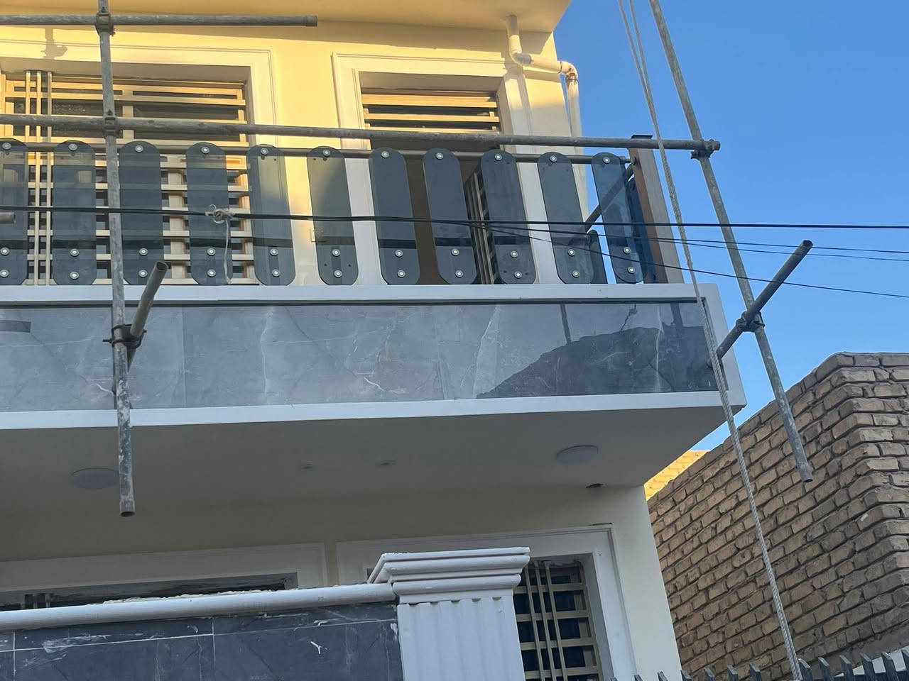 🏠 / البيت للبيع مساحه100 متر طابو زراعي سند 25
واجهه 5/ نزال 20. 

🧱 بناء حديث درجه أولى  تسليم مباشر

الطابق الاول/ مطبخ . أستقبال . هول . غرفه . مجمع صحيات 
الطابق الثاني /غرفه وكليدور
🌎 الموقع/ الاساتذه خلف دائره شيوخ العشائر قريب على شارع 80

للأستفسار أكثر مراجعة مكتب المدار المقاولات العامه 
شارع 80 كربلاء اسماك الشجري  .. مقابل أستدارة سونار السلطاني  
‏‎***********/علي زيكو
‏‎***********/ علي زيكو
