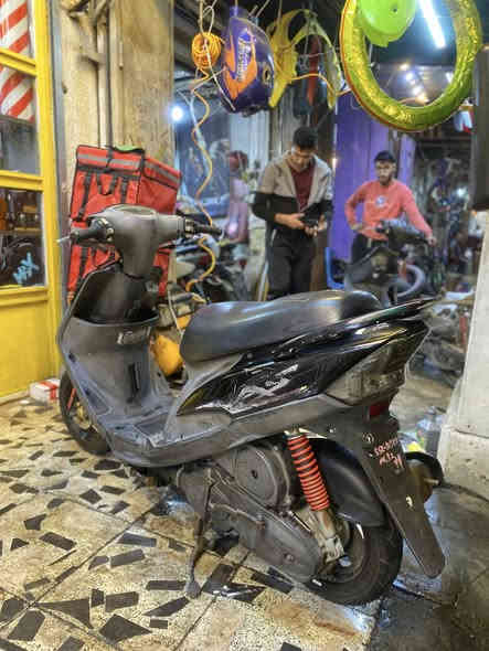 السلام عليكم 
عدلة مال رمبة كفالة قبل 20 يوم نازلة
للبيع او مراوس بGTR 
دراجة بيه كلج امامي رياضي ابو دولار $ 
مكينة وكفر بلادي ختم واحد
دراجه كامله مابية ٲي نقص على وضع الرمبة 
السعر  خاص
***********
مكاني بغداد الشعلة
