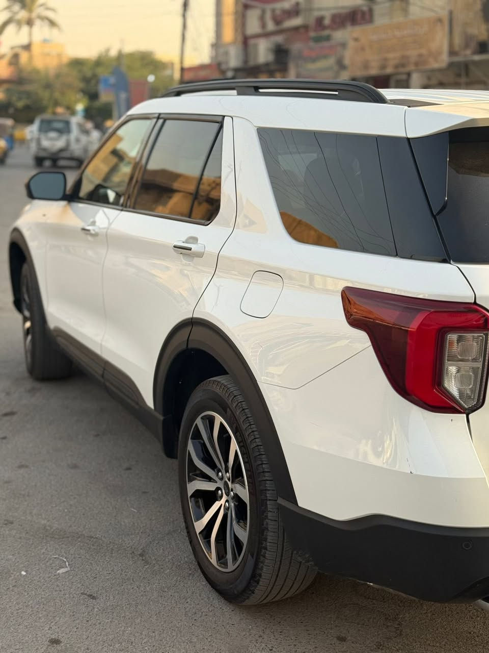 السعر 195 ورقه              ford explorer 2023  st line
وكلشي مذكور بالمنشور رجاءا شوف المنشور كله
سونار وصور الحادث 

فورد اكسبلور اس تي لاين 2023
مرقم بغداد تحويل ثاني يوم 
محرك 4 سلندر 
فول عدا الفتحة 
الكشر ما بي صبغ فقط بارد مذكور بالسونار 
شاصي ولغد مبدل تصليح درجه اولى ترايها وين ما يعجبك 
ورجاءا لحد يكسر بالحلال لان اني حاسب حساب كلشي وهذا السعر قليل عليها  والله بس الظرف 

مكاني بغداد 
***********
