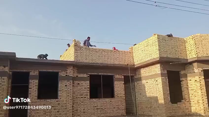 سلام عليكم خلفه بناء كافه متفرق بناء درجه ولى بنسب السعار البصره ***********
